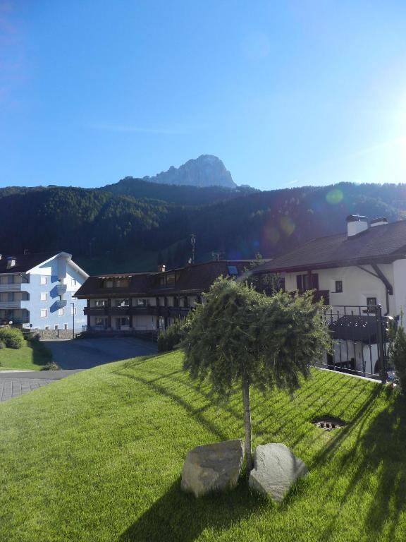 Garni Hotel Mezdi Selva di Val Gardena Extérieur photo